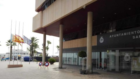 Banderas a media asta