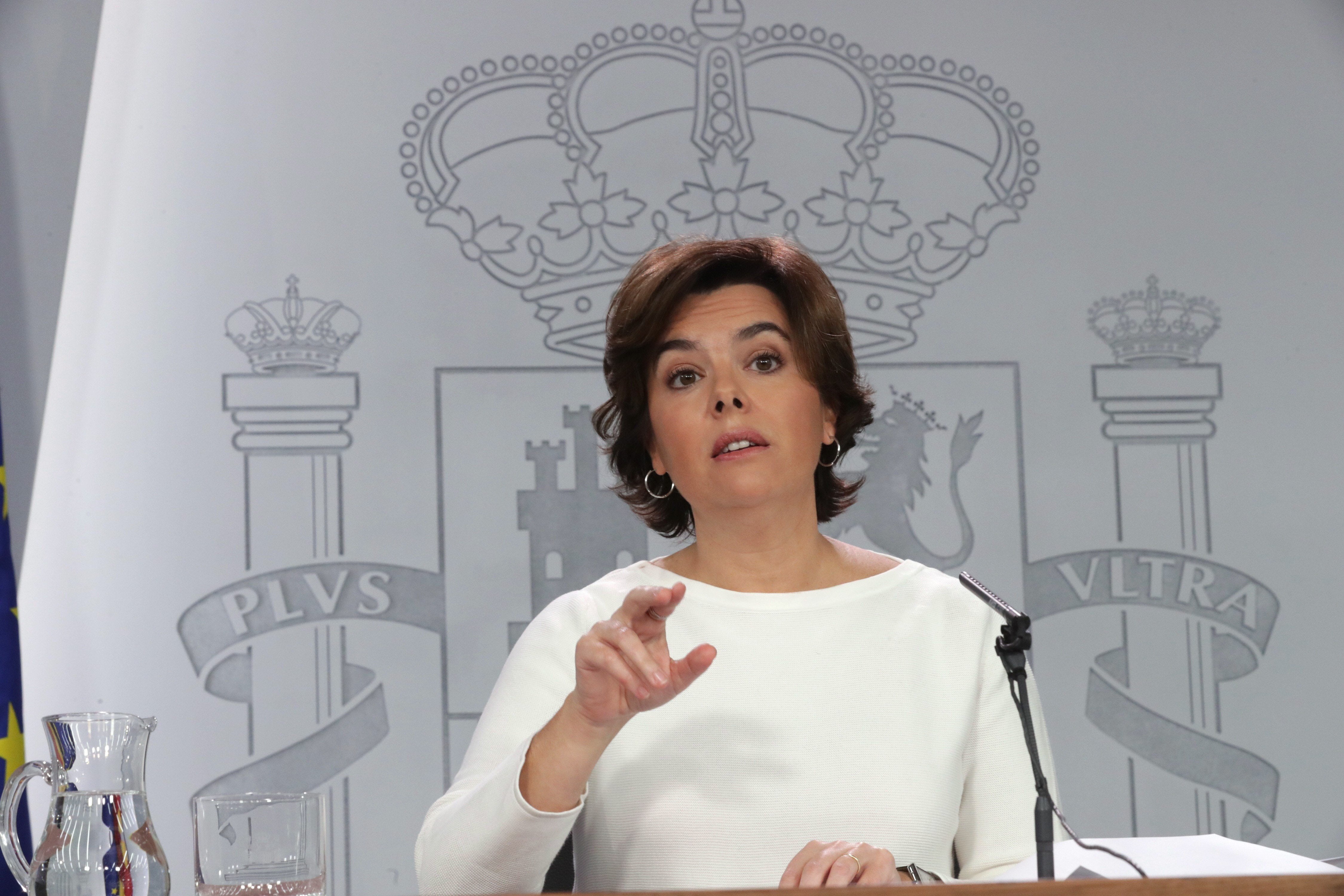 El Gobierno podría rebajar la previsión de PIB para 2018 ante el riesgo de recesión en Cataluña El Gobierno podría rebajar la previsión de PIB para 2018 ante el riesgo de recesión en Cataluña