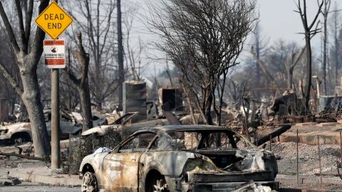 Vista de un vecindario afectado por el incendio