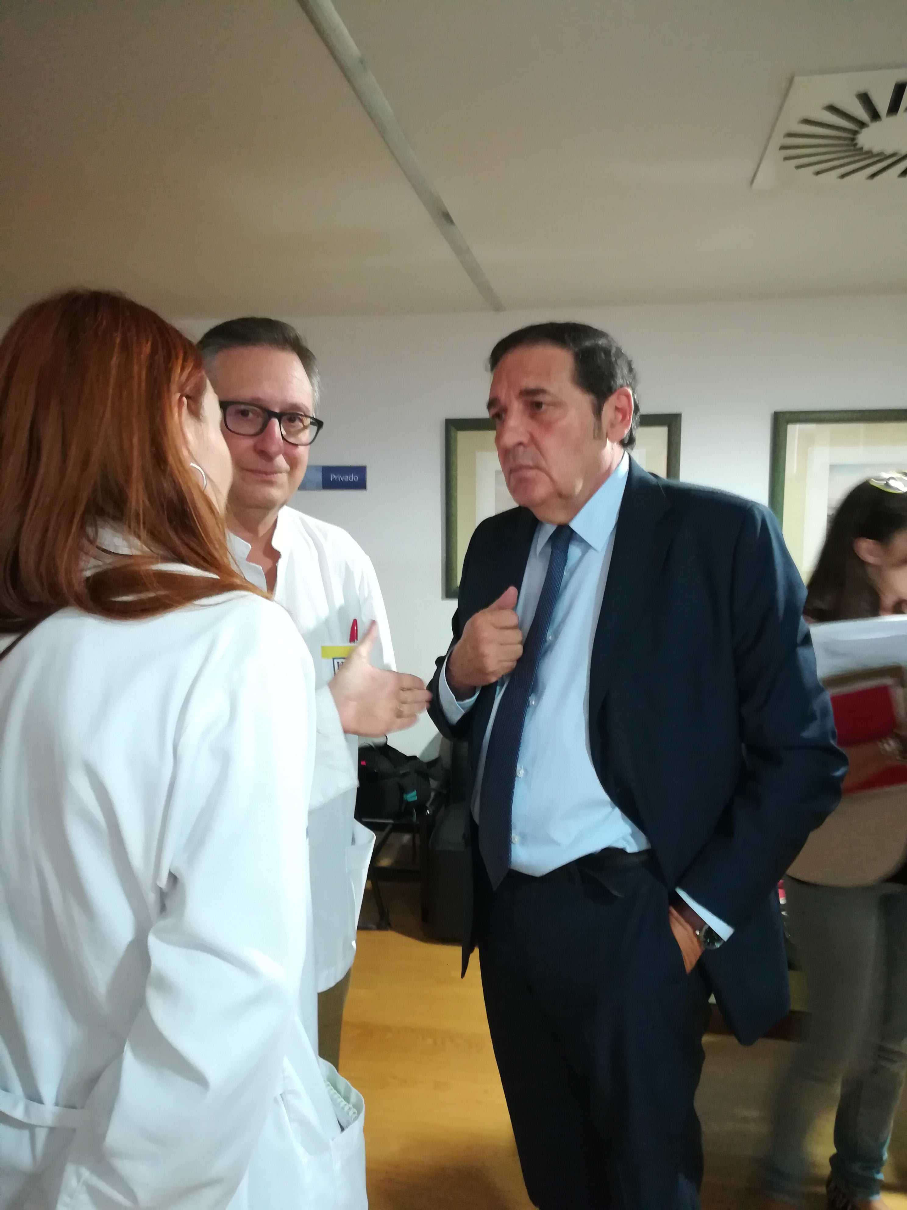 El consejero de Sanidad se ha reunido con los vecinos de Nueva Segovia para hablar del centro de salud El consejero de Sanidad se ha reunido con los vecinos de Nueva Segovia para hablar del centro de salud