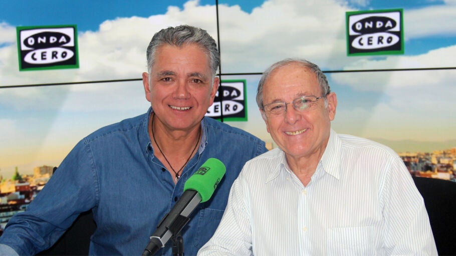Emilio Guti&eacute;rrez Caba con Juan Ram&oacute;n Lucas en M&aacute;s de Uno
