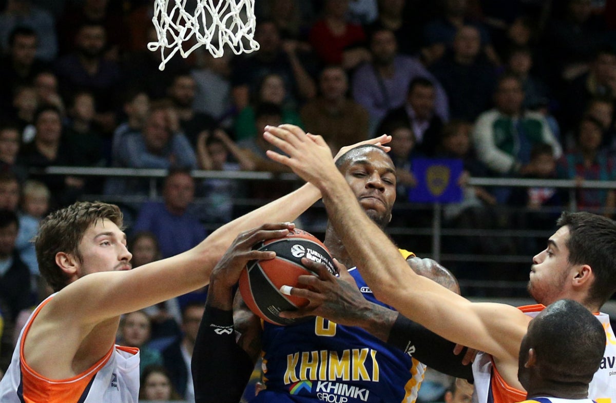 El Valencia cae en su estreno en la Euroliga ante el Khimki ruso El Valencia cae en su estreno en la Euroliga ante el Khimki ruso