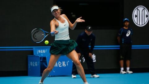 Sharapova jugar&aacute; con Sabalenka su primera final tras reaparecer