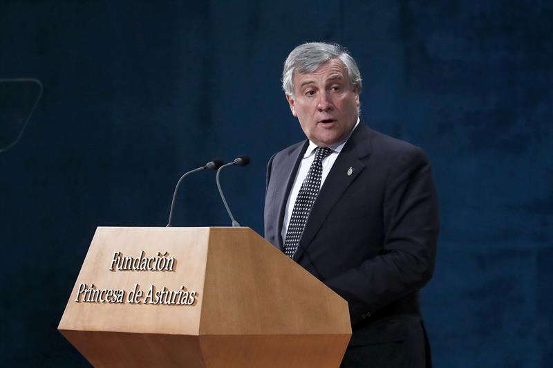 Tajani rechaza los "egoísmos nacionalistas" y pide no levantar fronteras entre europeos Tajani rechaza los "egoísmos nacionalistas" y pide no levantar fronteras entre europeos