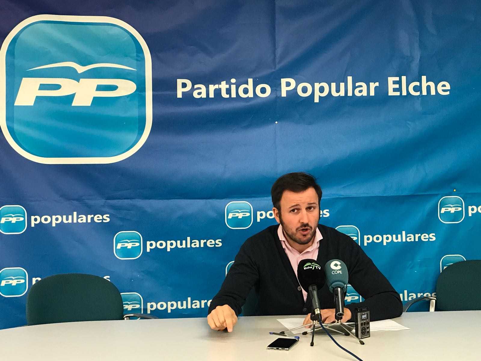 El PP de Elche insta que la Generalitat pida la conexión de la estación del AVE y el aeropuerto con las Cercanías de Renfe El PP de Elche insta que la Generalitat pida la conexión de la estación del AVE y el aeropuerto con las Cercanías de Renfe