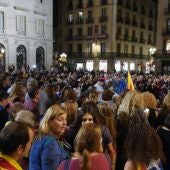 Manifestantes en la plaza St Jaume