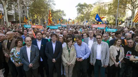 El Govern asiste a la manifestación por la liberación de los 'Jordis' El Govern asiste a la manifestación por la liberación de los 'Jordis'