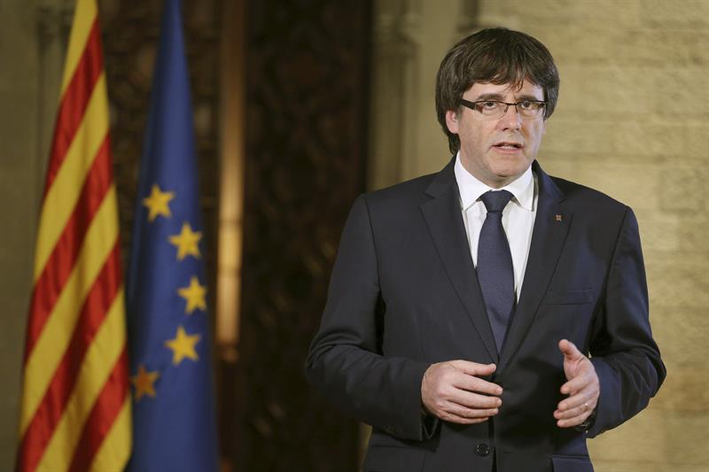 Puigdemont pedirá al Parlament que fije una sesión para debatir el "intento de liquidar nuestro autogobierno" Puigdemont pedirá al Parlament que fije una sesión para debatir el "intento de liquidar nuestro autogobierno"