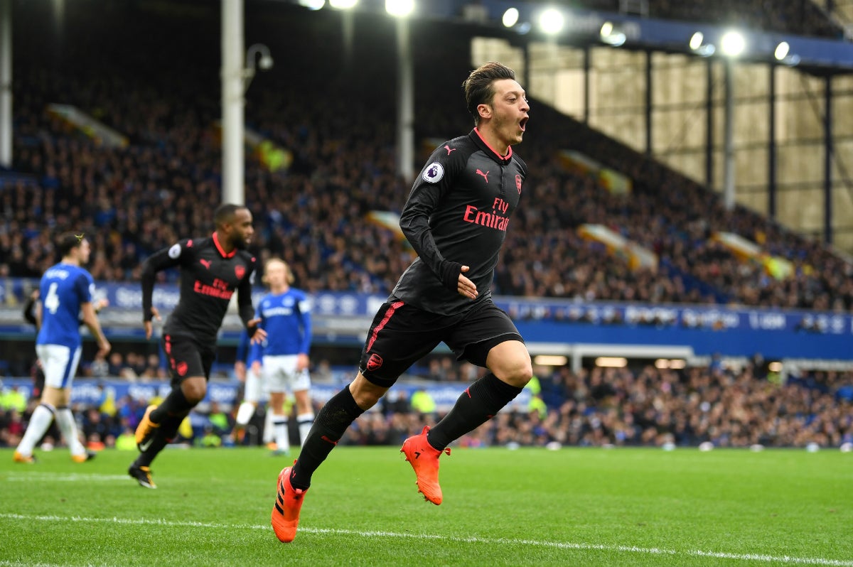 El Arsenal se gusta y gana al Everton de un Koeman que se queda en la cuerda floja El Arsenal se gusta y gana al Everton de un Koeman que se queda en la cuerda floja