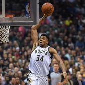 Antetokounmpo machaca el aro Antetokounmpo machaca el aro