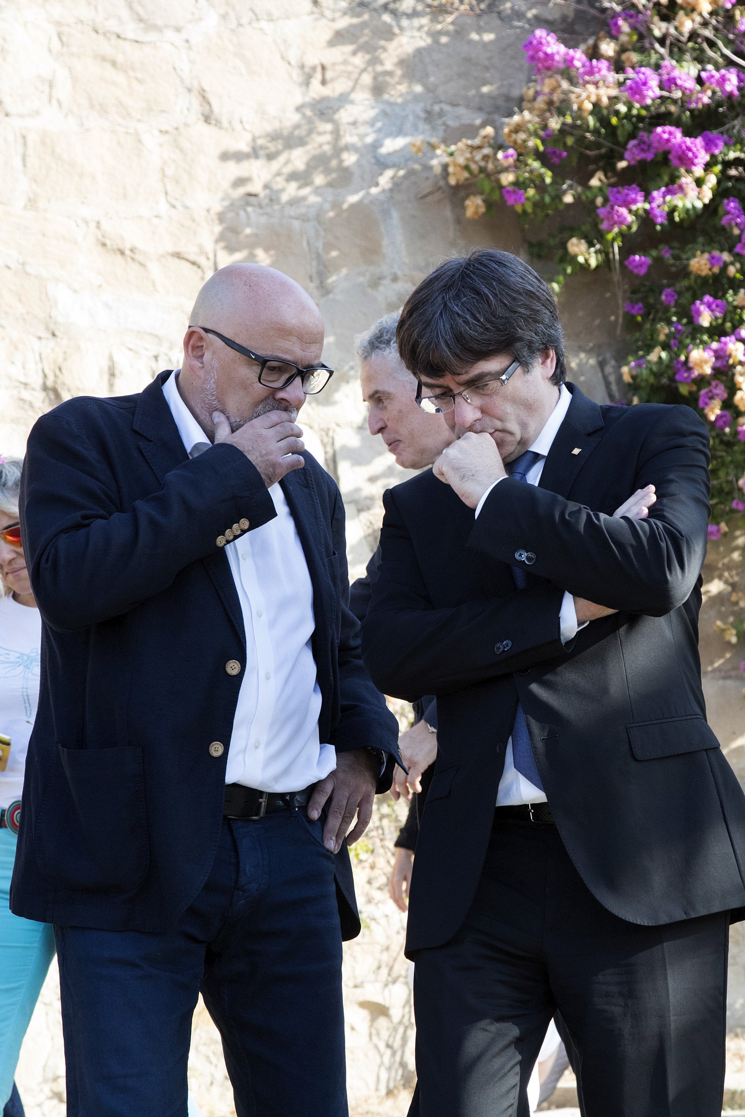 Las preguntas de Amón: "Puigdemont sopesa acudir al Senado ¿Quiere eso decir que vendrá y no vendrá al mismo tiempo?" Las preguntas de Amón: "Puigdemont sopesa acudir al Senado ¿Quiere eso decir que vendrá y no vendrá al mismo tiempo?"