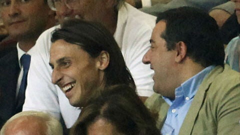 Ibrahimovic y Raiola, juntos en el palco del Milan