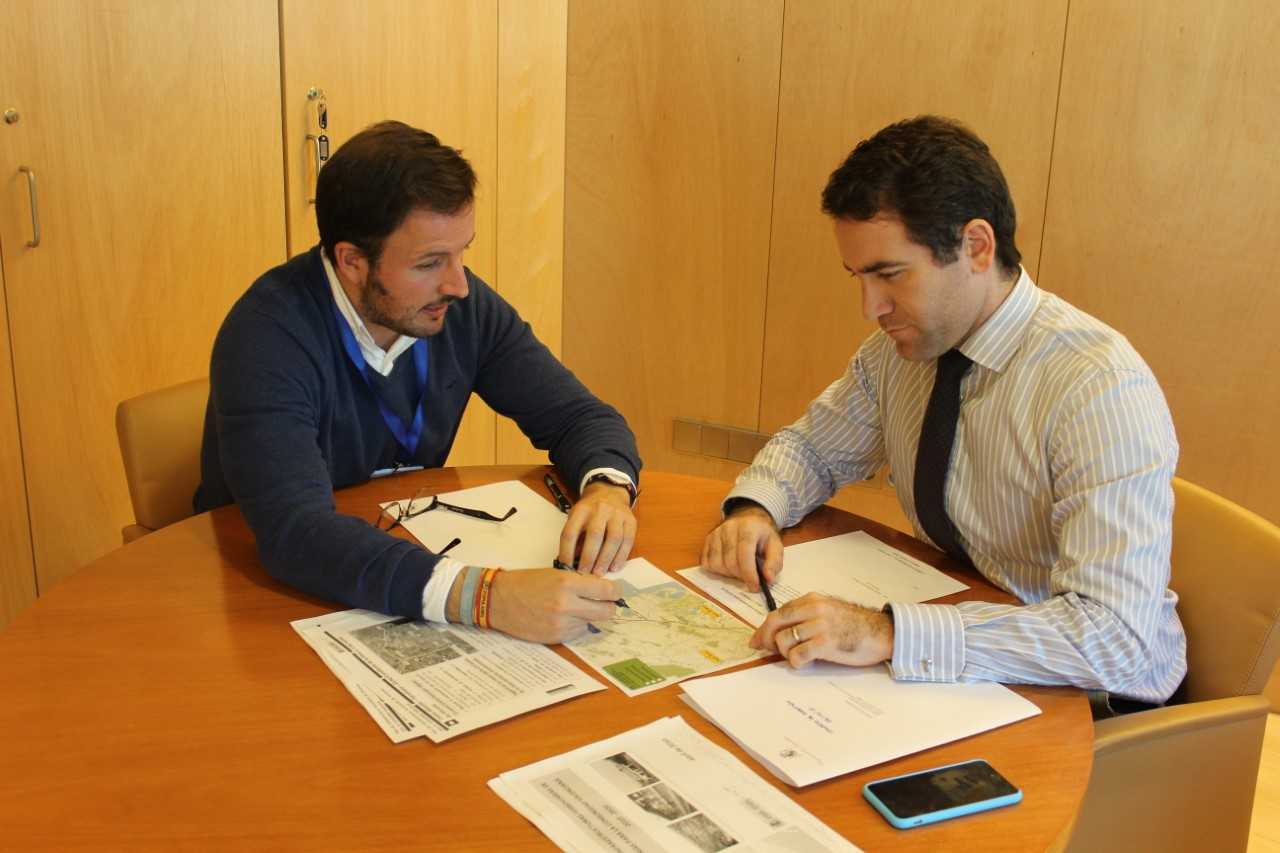 El PP de Elche traslada al Grupo Popular en el Congreso las necesidades ferroviarias de la ciudad El PP de Elche traslada al Grupo Popular en el Congreso las necesidades ferroviarias de la ciudad