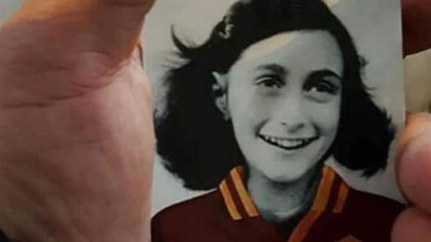 Racismo en el Calcio: 16 ultras de la Lazio detenidos tras repartir fotos de Anna Frank con la camiseta de la Roma Racismo en el Calcio: 16 ultras de la Lazio detenidos tras repartir fotos de Anna Frank con la camiseta de la Roma