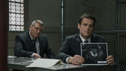 Holt McCallany y Jonathan Groff en 'Mindhunter'