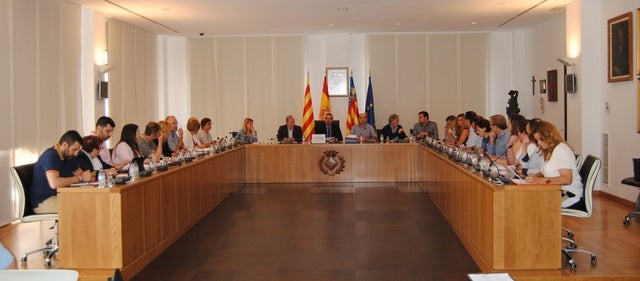 Vila-real aprovarà una modificació de crèdit per pagar deutes i augmentar el sou als funcionaris Vila-real aprovarà una modificació de crèdit per pagar deutes i augmentar el sou als funcionaris