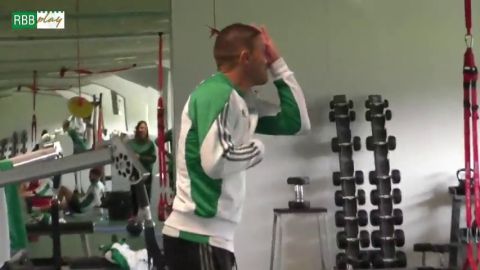 &iquest;Alejandro Sanz o Marc Anthony? Joaqu&iacute;n despliega todo su arte imitando en el gimnasio