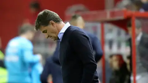 Míchel, cabizbajo tras la derrota del Málaga Míchel, cabizbajo tras la derrota del Málaga