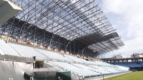 ESTADIO BALAIDOS GRADA RIO