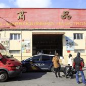 Registros es en el polígono industrial de Cobo Calleja, en la localidad madrileña de Fuenlabrada, en una operación contra la mafia china