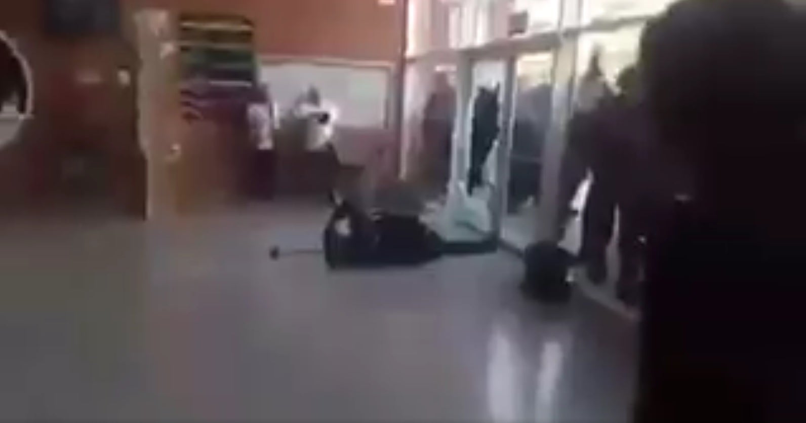 Detenido por arrojar una silla a un guardia civil en un colegio del 1-O Detenido por arrojar una silla a un guardia civil en un colegio del 1-O