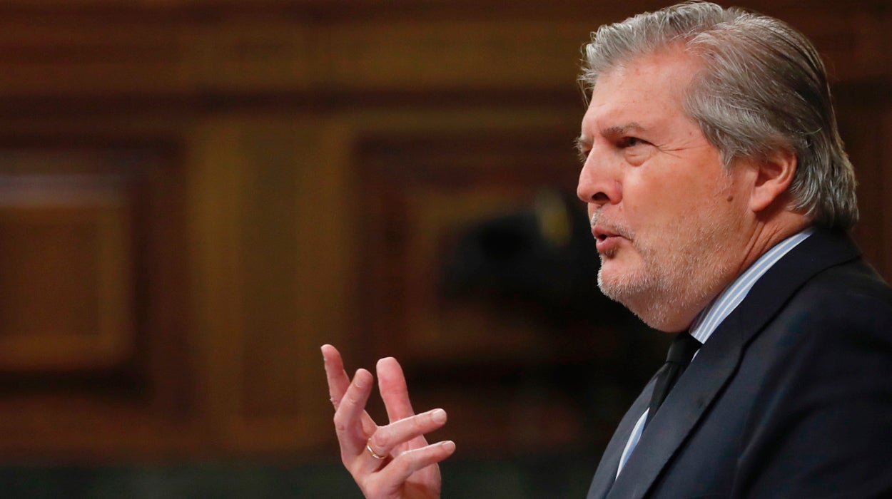 Méndez de Vigo dice que aplicará "el 155 con prudencia e inteligencia" en la educación catalana Méndez de Vigo dice que aplicará "el 155 con prudencia e inteligencia" en la educación catalana