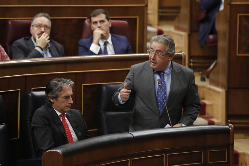 Juan Ignacio Zoido: "El detenido había vuelto a activar su mentalidad yihadista" Juan Ignacio Zoido: "El detenido había vuelto a activar su mentalidad yihadista"