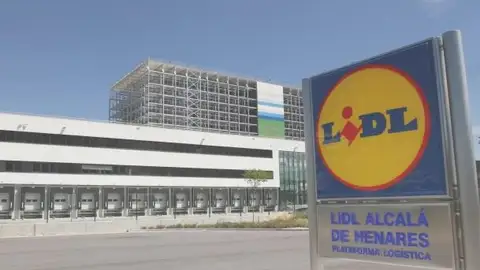 El almacén automatizado de LIDL en Alcalá en construcción Actividad logística en altura junto a la vega del Henares