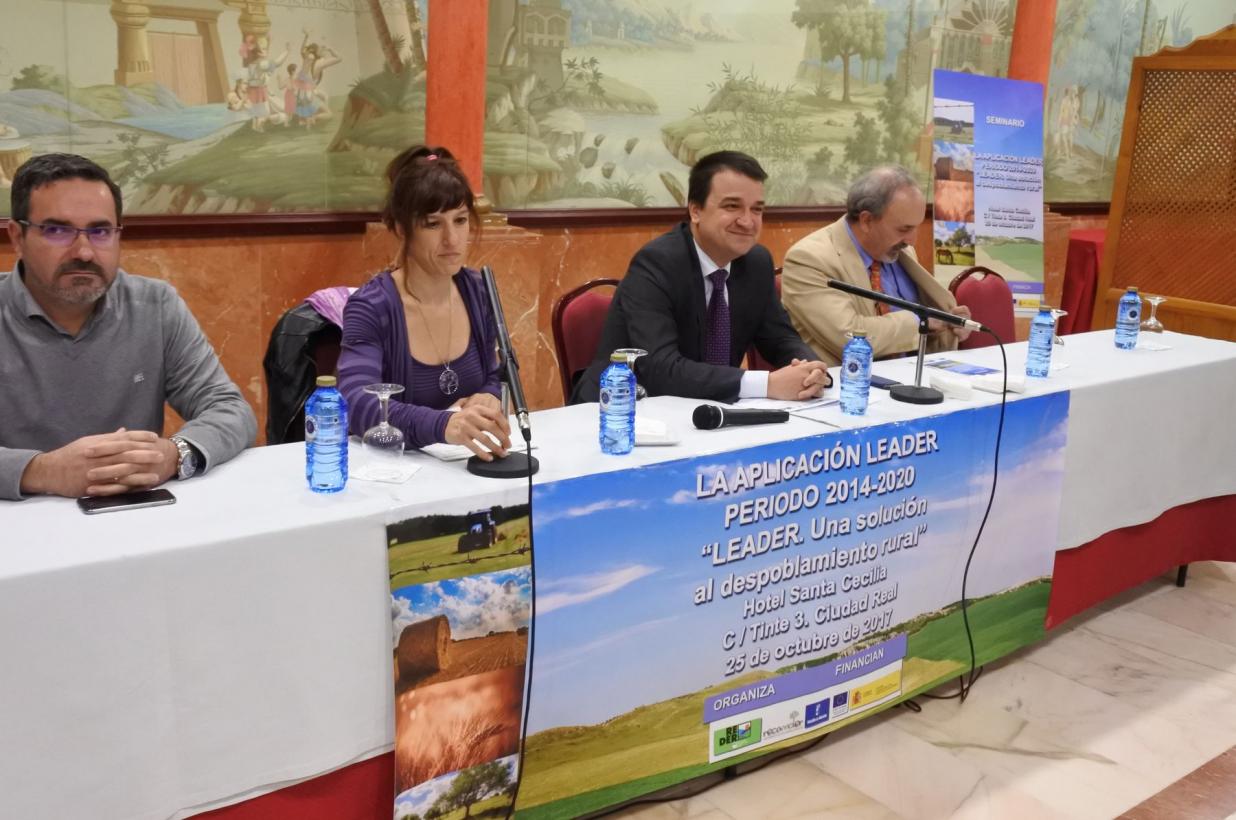 Castilla-La Mancha es unas de las regiones que más sufre el problema de la despoblación rural Castilla-La Mancha es unas de las regiones que más sufre el problema de la despoblación rural