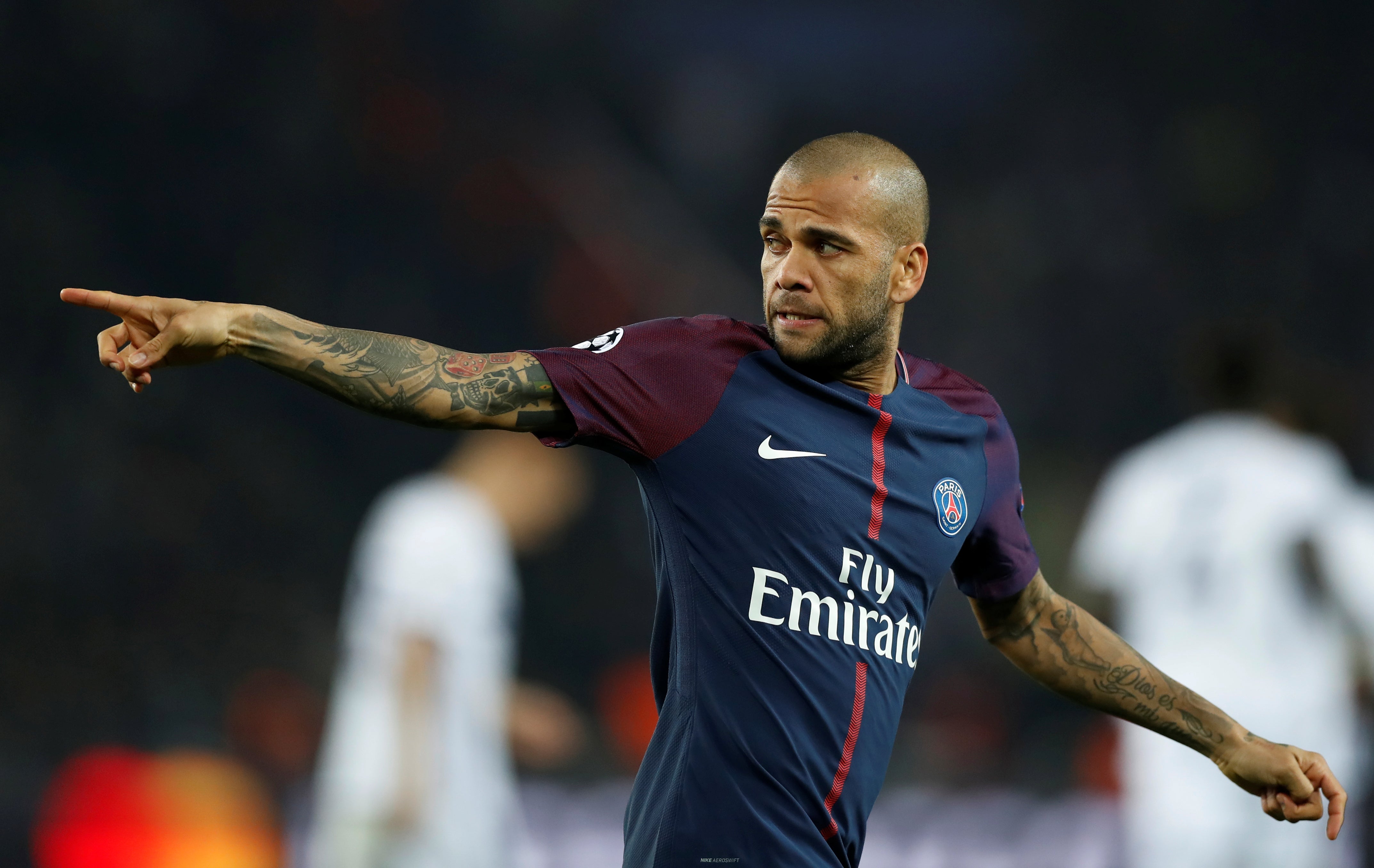Dani Alves no jugará el Mundial por una lesión de rodilla Dani Alves no jugará el Mundial por una lesión de rodilla