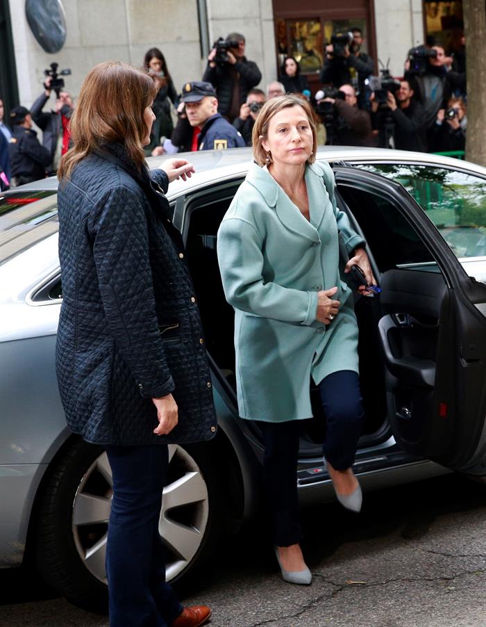 La Fiscalía pide vigilancia policial para Forcadell hasta que declare La Fiscalía pide vigilancia policial para Forcadell hasta que declare