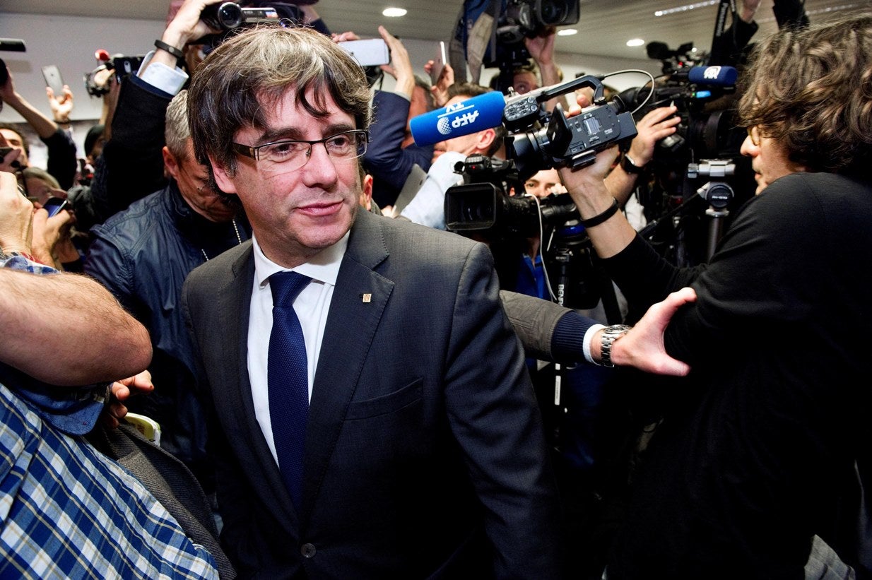 El juez del Tribunal Supremo retira las órdenes de detención contra Puigdemont y los exconsellers en Bruselas El juez del Tribunal Supremo retira las órdenes de detención contra Puigdemont y los exconsellers en Bruselas