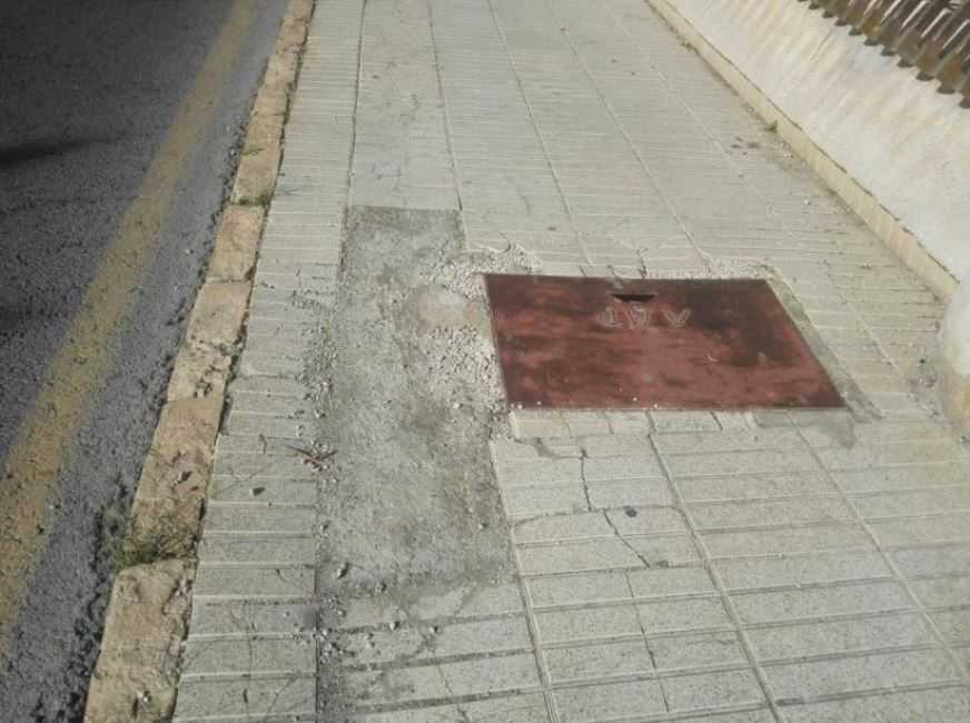 Ilicitanos por Elche pide la renovación integral de la acera de la Avenida de Candalix Ilicitanos por Elche pide la renovación integral de la acera de la Avenida de Candalix