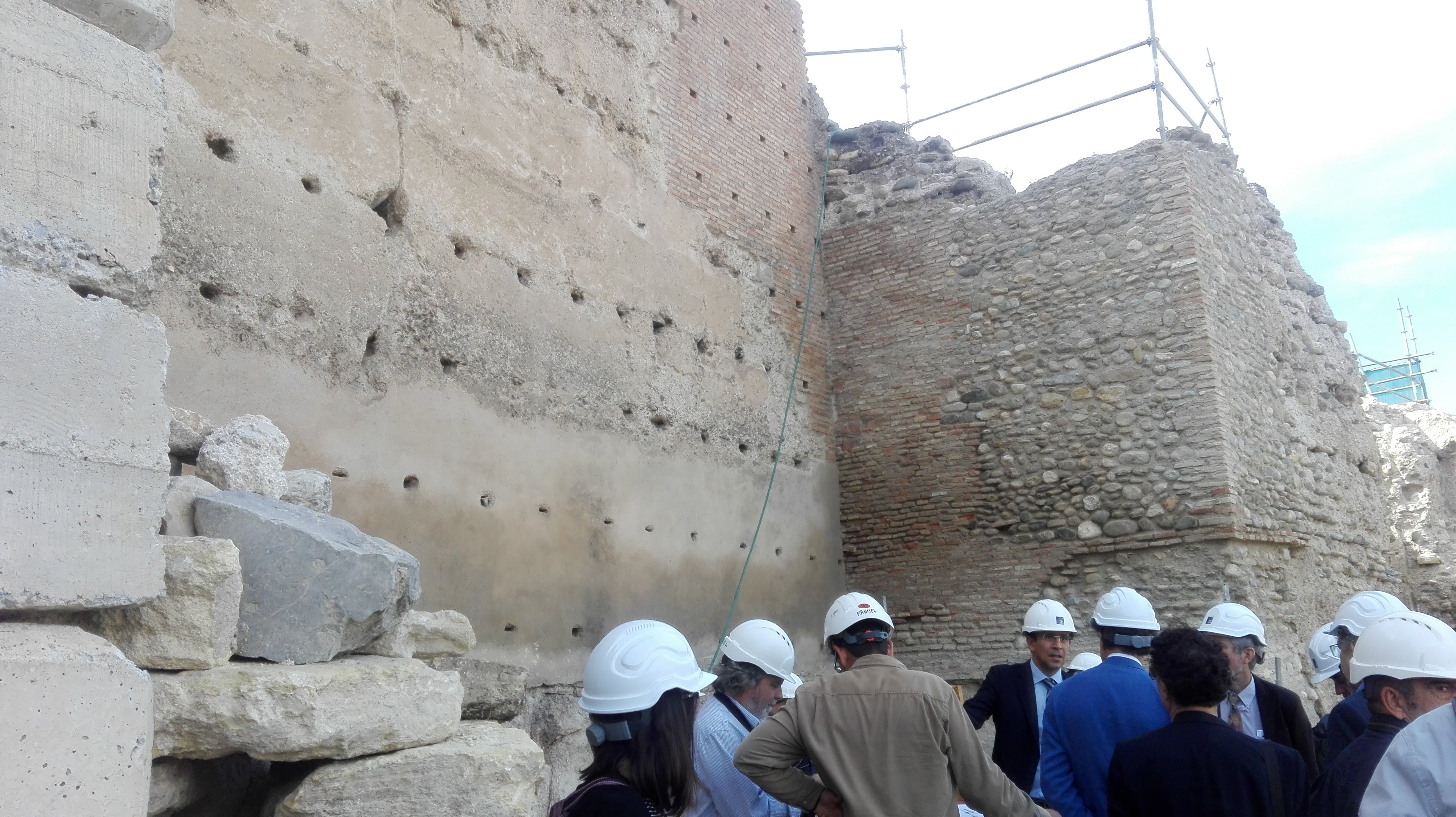 Descubren destacados restos arqueológicos en las murallas del Albaicín Descubren destacados restos arqueológicos en las murallas del Albaicín