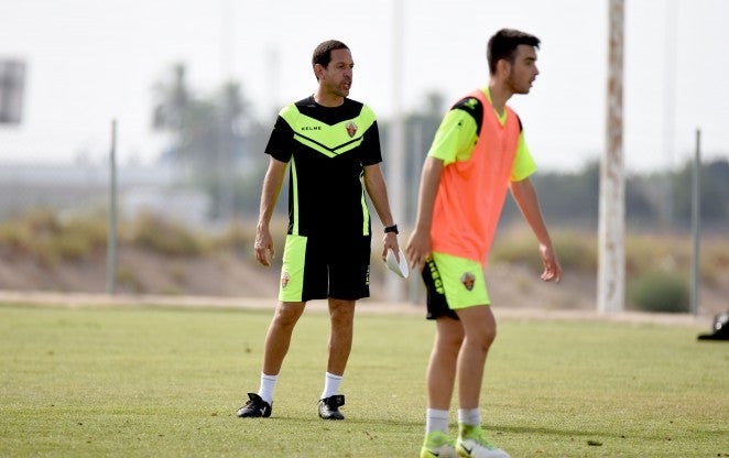 "Ante la juventud de la plantilla solo se puede tener paciencia" "Ante la juventud de la plantilla solo se puede tener paciencia"