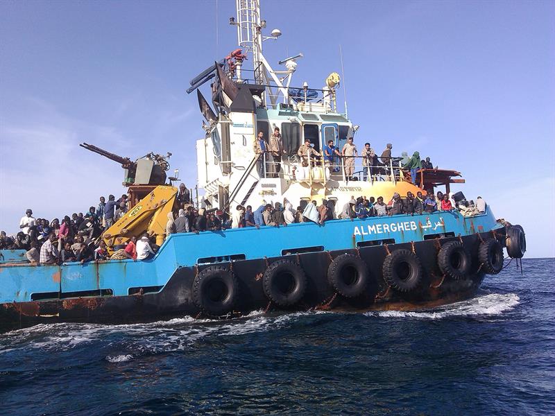 El Gobierno anuncia un plan de choque para acoger a los migrantes que llegan en patera El Gobierno anuncia un plan de choque para acoger a los migrantes que llegan en patera