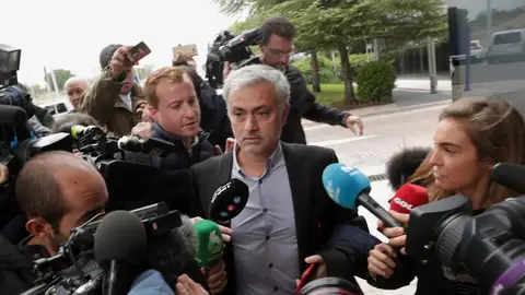 Mourinho, a su llegada al juzgado de Pozuelo Mourinho, a su llegada al juzgado de Pozuelo