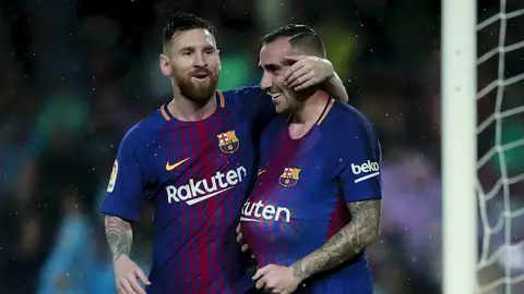 Alcácer celebra un gol con Messi Alcácer celebra un gol con Messi