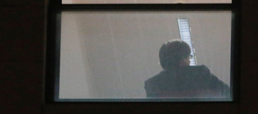 Carles Puigdemont, dentro de la sede de la Fiscalía belga Carles Puigdemont, dentro de la sede de la Fiscalía belga