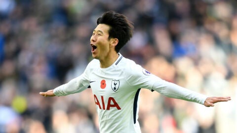 Son celebra un gol con el Tottenham