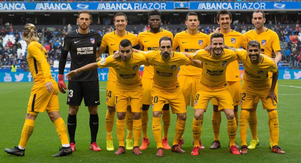 La imagen de Griezmann en la foto de grupo de Riazor que se ha hecho viral en las redes La imagen de Griezmann en la foto de grupo de Riazor que se ha hecho viral en las redes