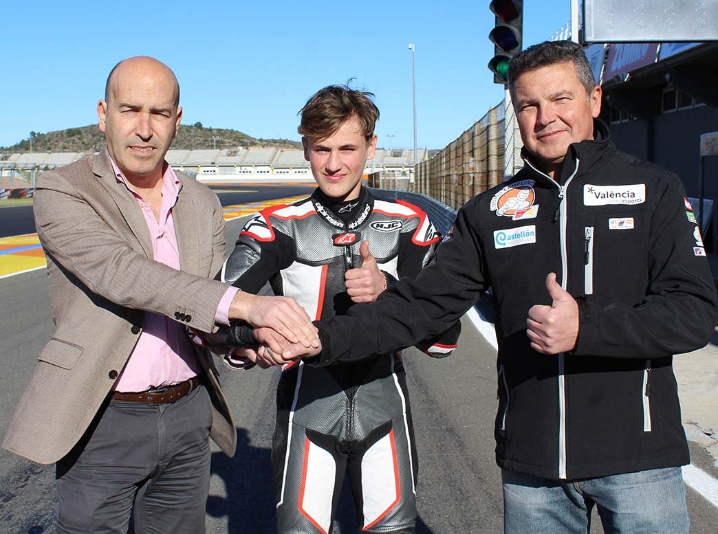 Julián Miralles: "Héctor Barberá es el piloto que más ha llamado la atención en la escuela" Julián Miralles: "Héctor Barberá es el piloto que más ha llamado la atención en la escuela"
