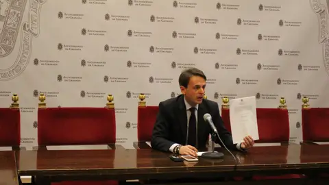 Juan Antonio Fuentes (PP) comparece en rueda de prensa Juan Antonio Fuentes (PP) comparece en rueda de prensa