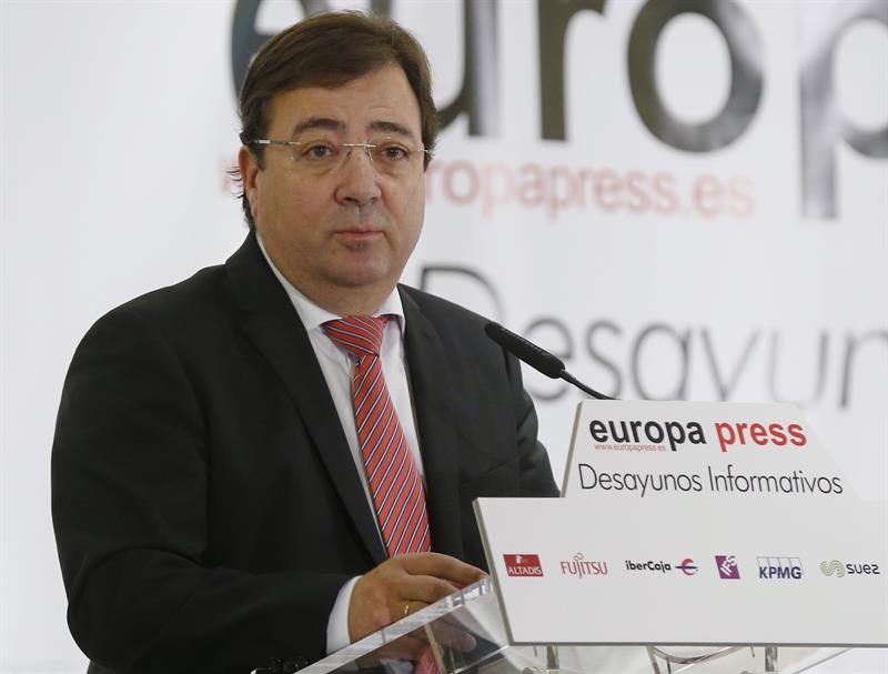 Vara pide apoyar a Rajoy y dice que "no es razonable la disparidad de criterios entre la Justicia belga y la española" Vara pide apoyar a Rajoy y dice que "no es razonable la disparidad de criterios entre la Justicia belga y la española"