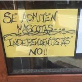 Polémico cartel en una cafetería de Gijón