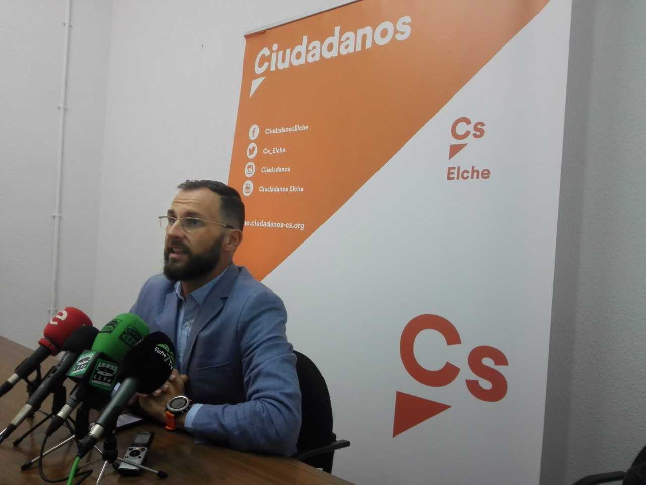 Cs Elche critica que las playas de Elche tengan pendiente servicios con la temporada de baño iniciada Cs Elche critica que las playas de Elche tengan pendiente servicios con la temporada de baño iniciada