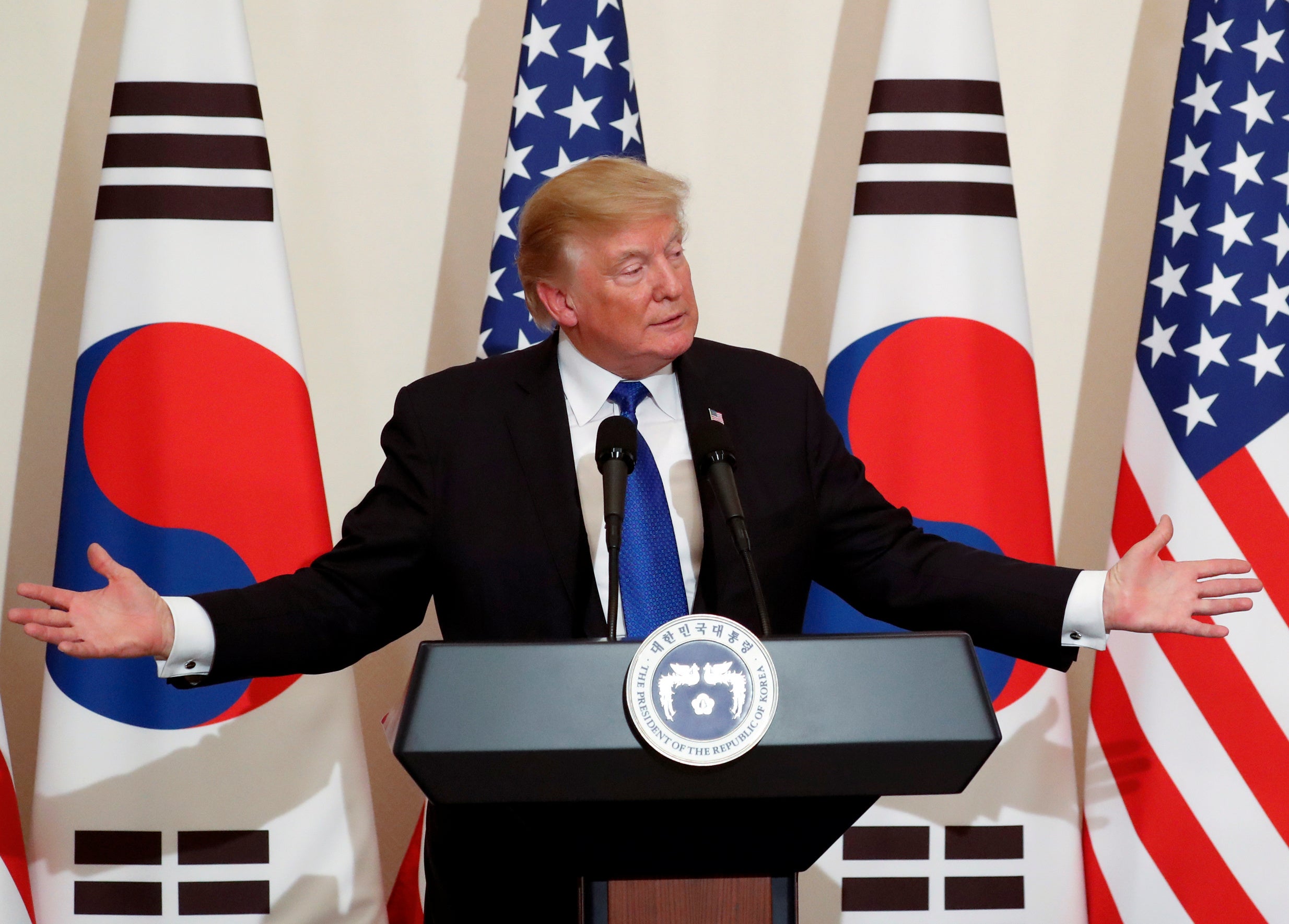 Rubén Amón indulta a Donald Trump: "Su imagen es pésima, pero su balance es bastante decente" Rubén Amón indulta a Donald Trump: "Su imagen es pésima, pero su balance es bastante decente"