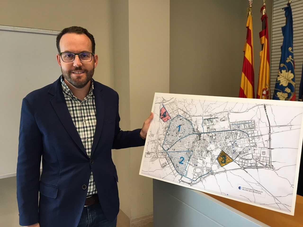 El Ayuntamiento de Elche destina 330.000 euros para el repintado de la señalización horizontal El Ayuntamiento de Elche destina 330.000 euros para el repintado de la señalización horizontal