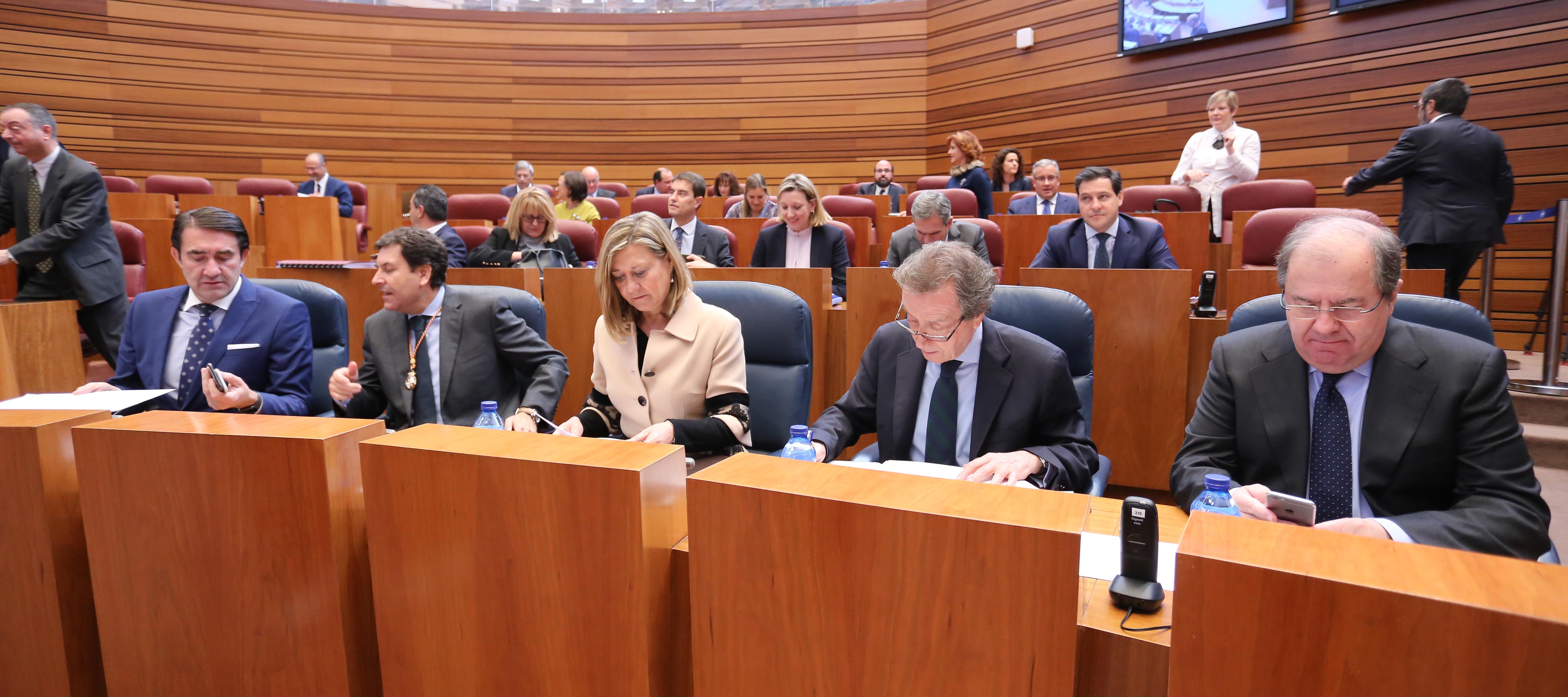 PP y Ciudadanos salvan los presupuestos de la Junta PP y Ciudadanos salvan los presupuestos de la Junta