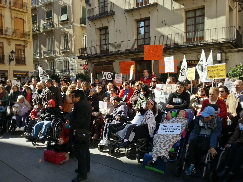 La Plataforma de la Dependencia de Castelló y la Asociación Por una Vida Digna piden respeto a María José Catalá La Plataforma de la Dependencia de Castelló y la Asociación Por una Vida Digna piden respeto a María José Catalá